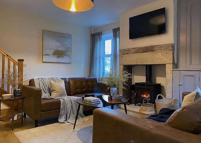 Beautiful & Cosy 4 Bedroom Home