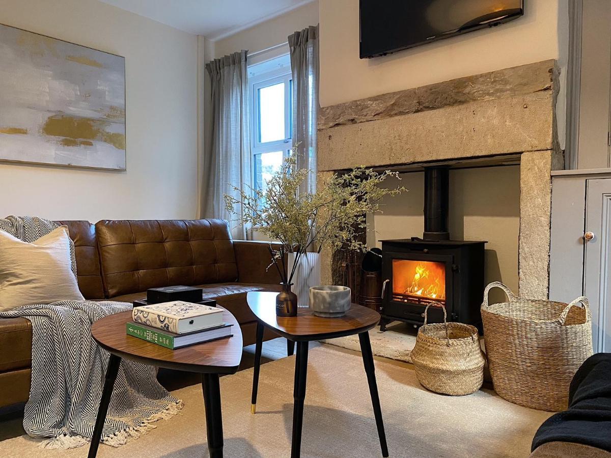 Beautiful & Cosy 4 Bedroom *