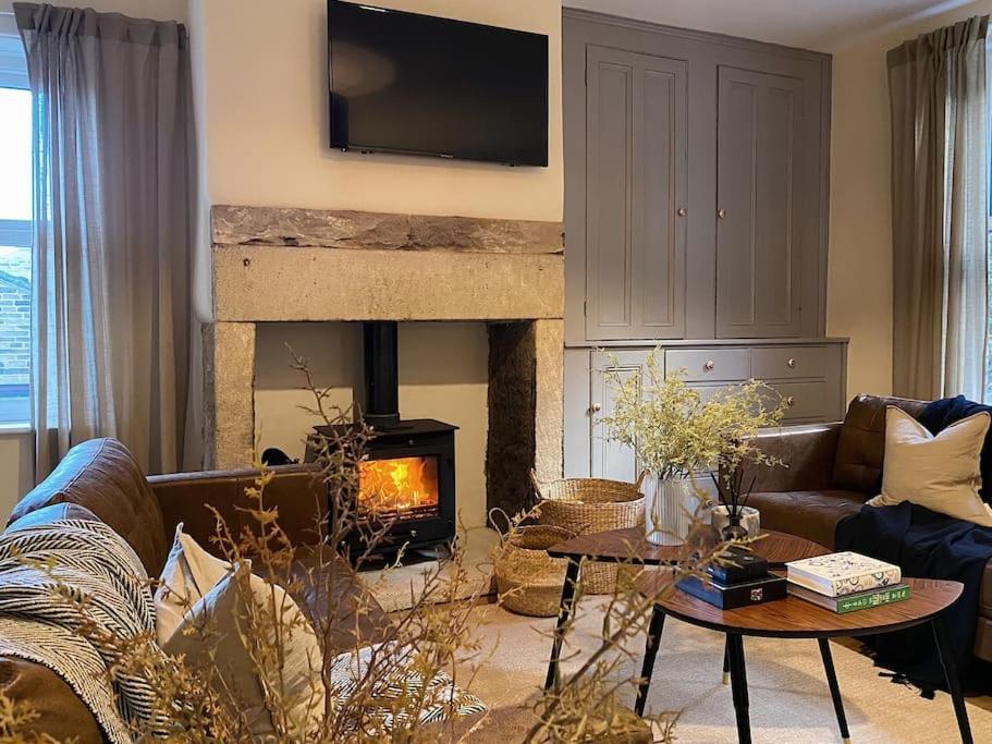 Beautiful & Cosy 4 Bedroom * Todmorden