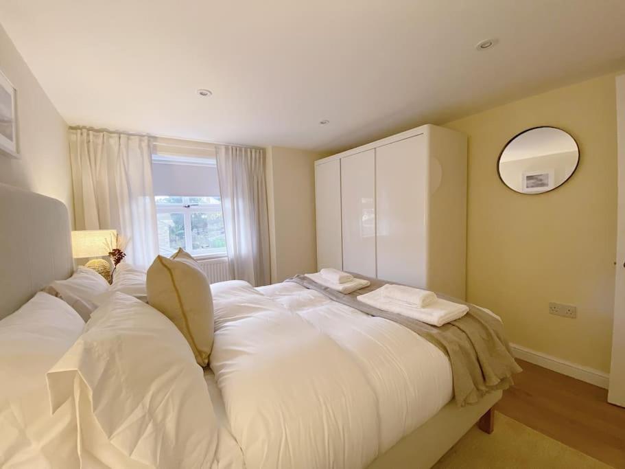 Beautiful & Cosy 4 Bedroom Todmorden